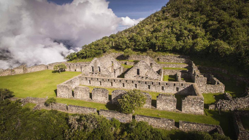 Choquequirao Trek to Machu Picchu
